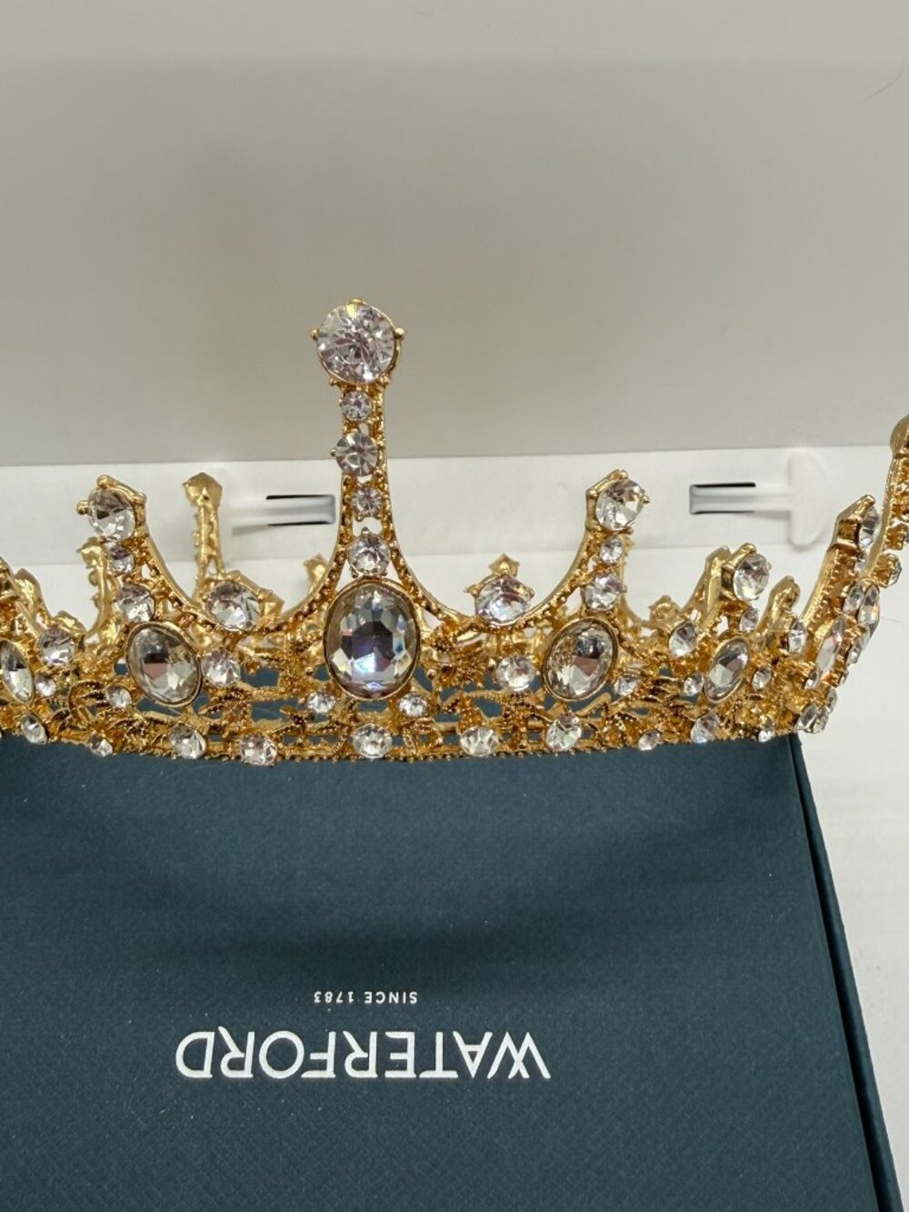 Crown - Picture 5 of 7